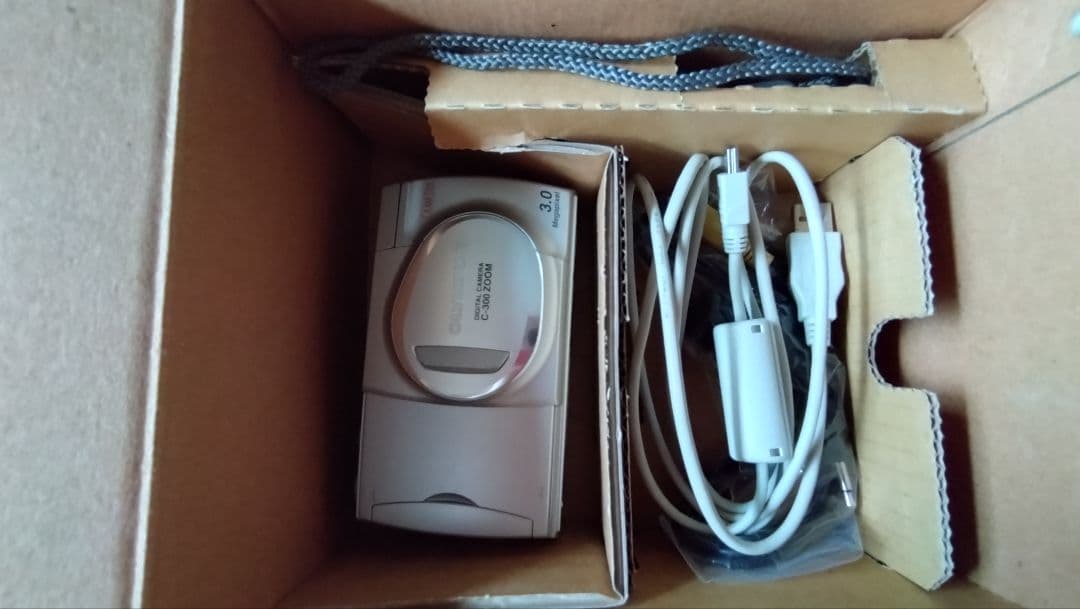 OLYMPUS ✿C-300 ZOOM ✿デジタルカメラCAMEDIA