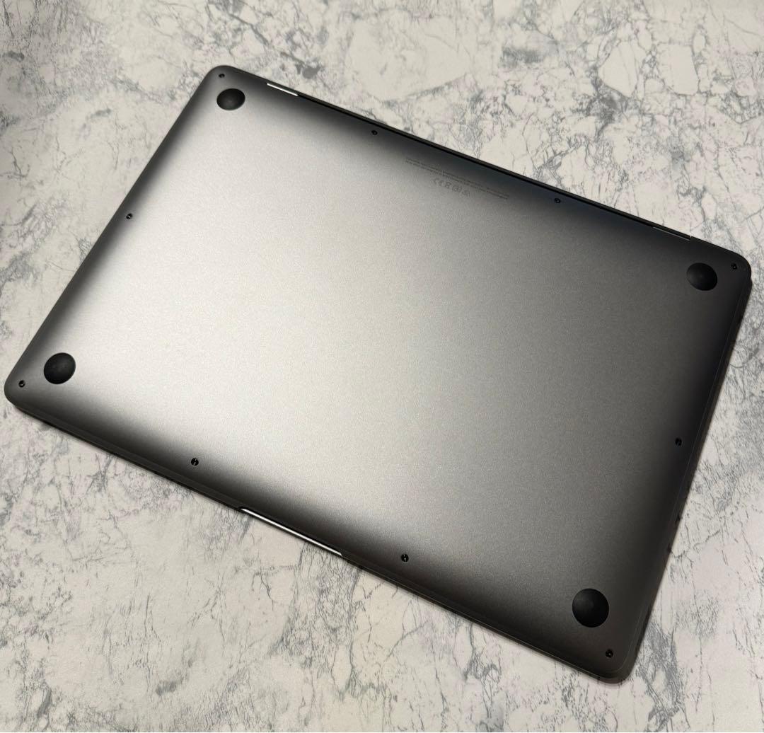 MacBook Air M1チップ 2020 8GB/256