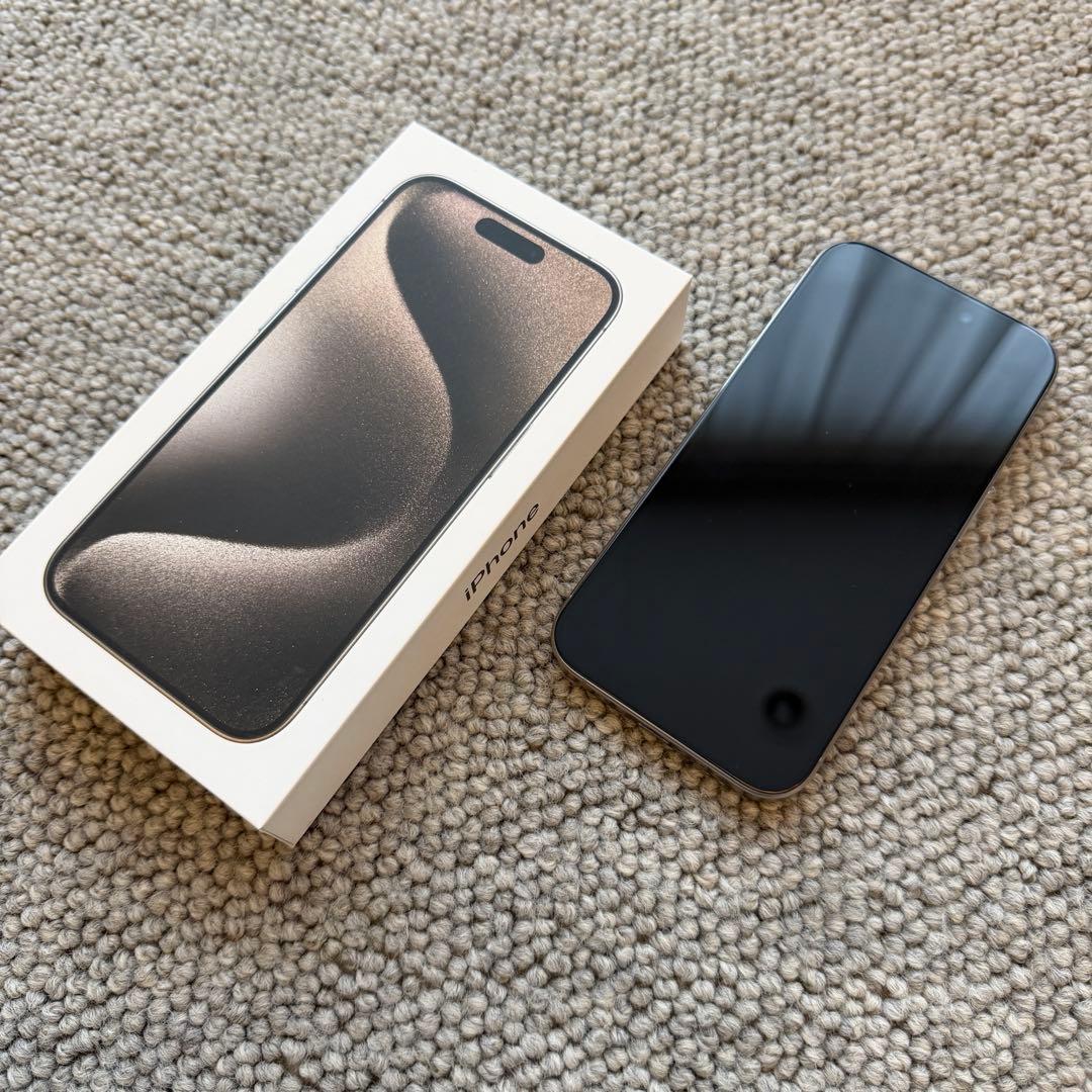 美品 iPhone15 pro 512GB チタニウム SIMフリー