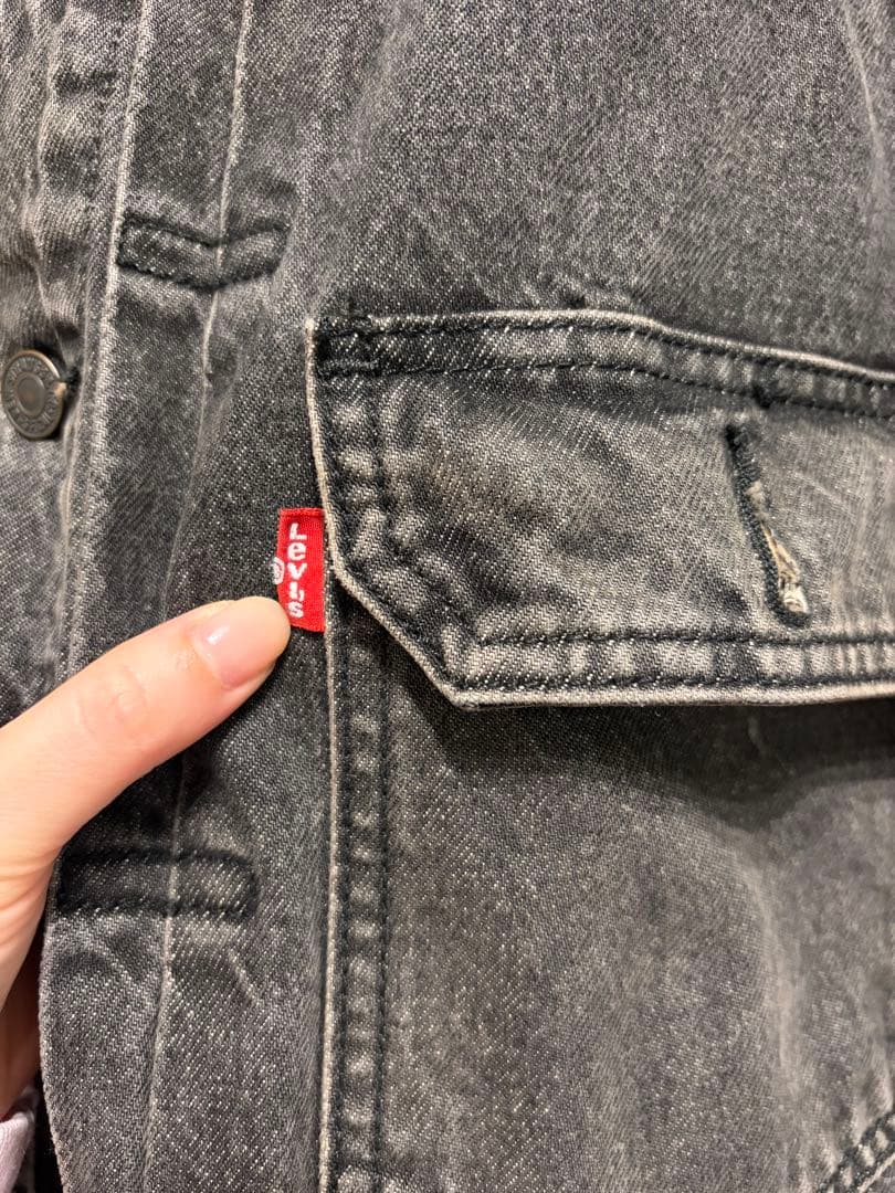 【美品】Levi's デニムジャケット　ブラック　2nd Mサイズ
