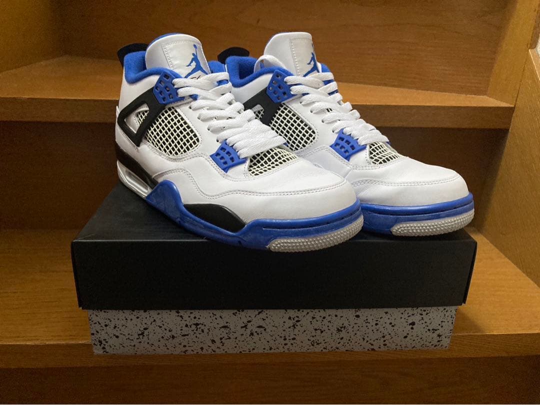 NIKE エアジョーダン4 レトロ