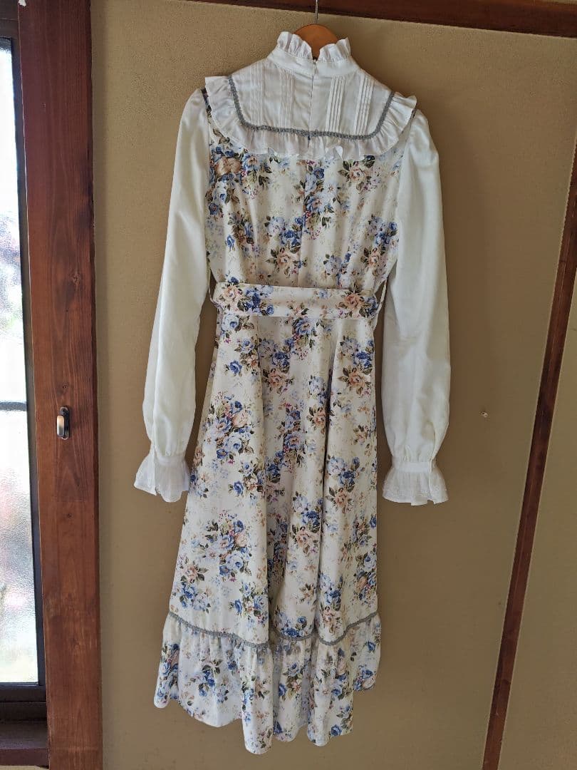 Victrian maiden　アンシエントロココブーケローゼンドレス