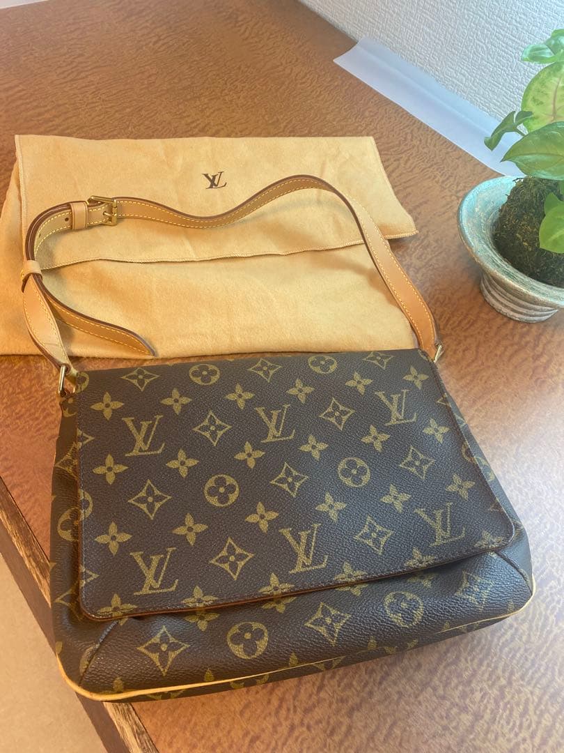 Louis Vuitton タンゴ