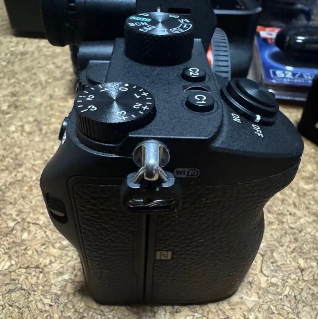 送料込み美品旅行やアウトドアキャンプSONYILCE-7M3α7III付属品