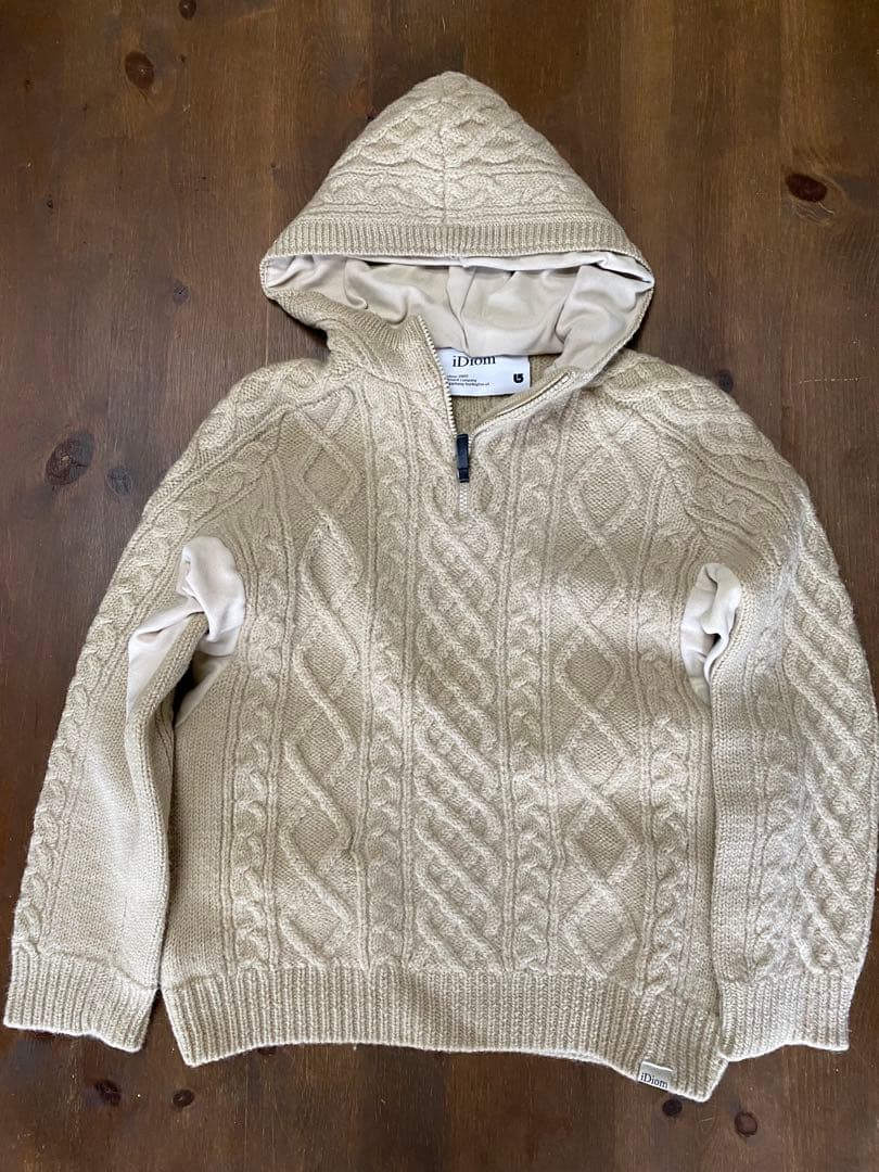 iDiom ベージュ フード付き ケーブル編みセーターメンズM