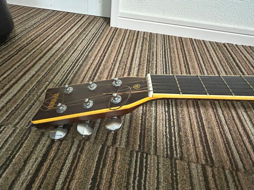 Yamaha FG-401アコースティックギター ハードケース付