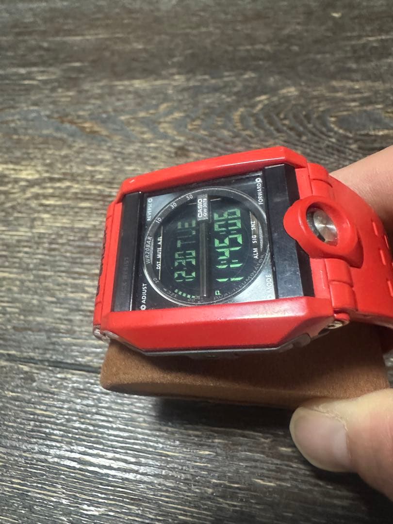 CASIO G-SHOCK 赤　g-8100