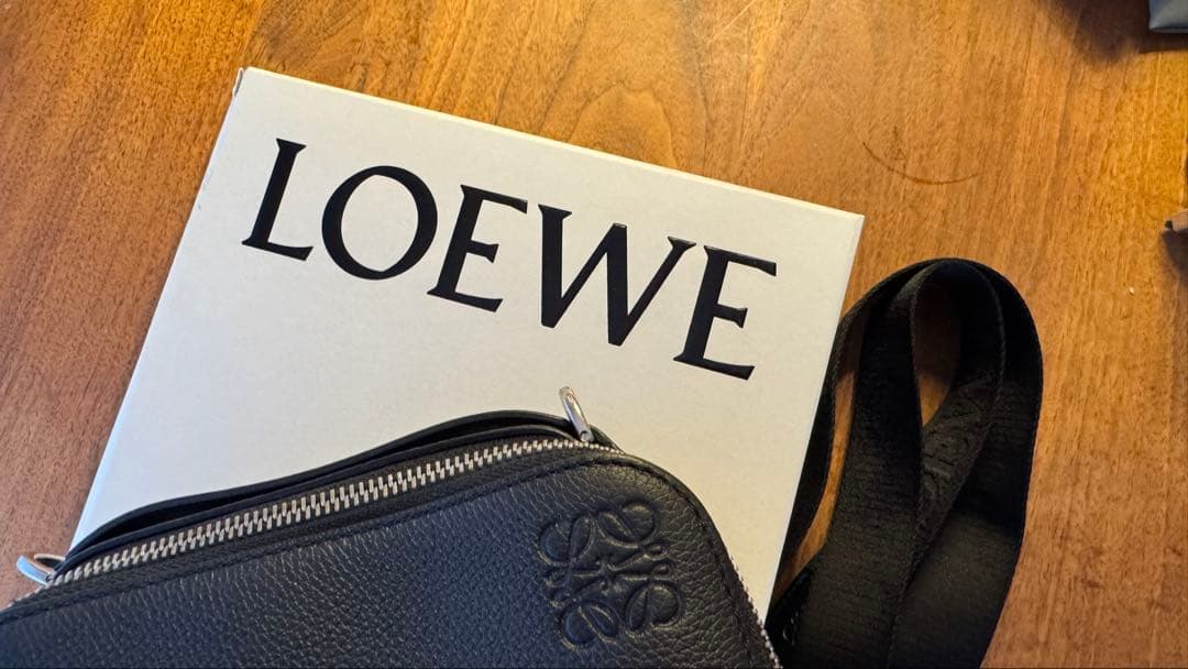 LOEWE ショルダーバッグ カメラバッグ ソフトグレインカーフ ロゴ ブラック