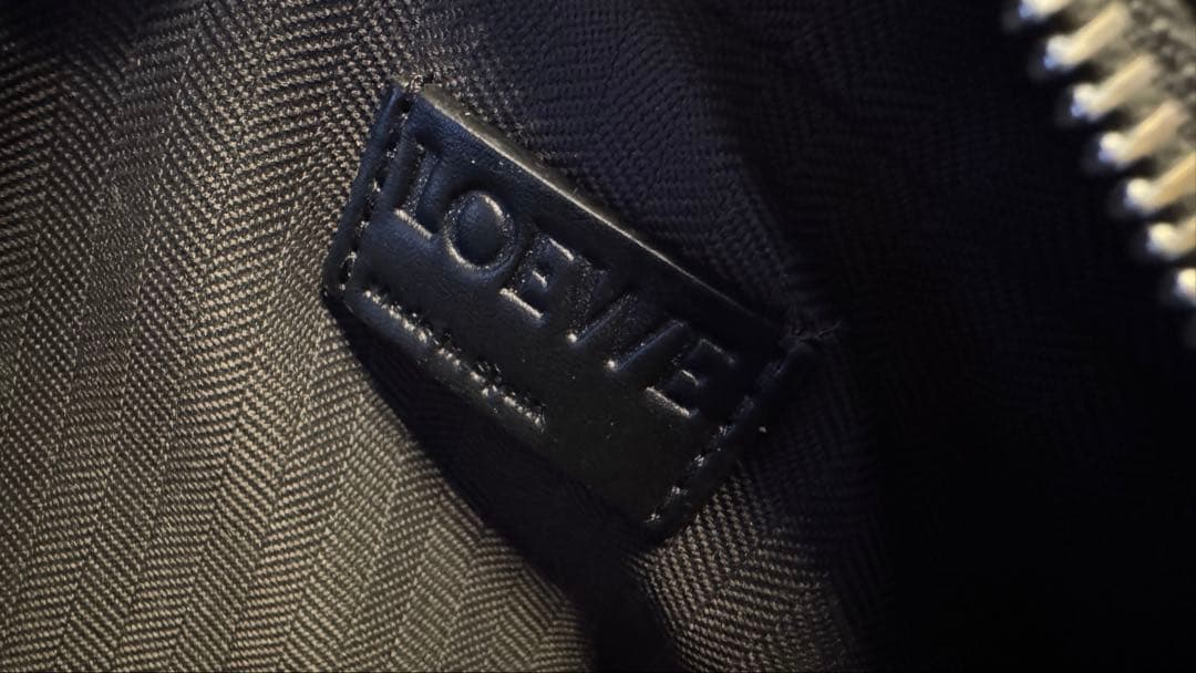 LOEWE ショルダーバッグ カメラバッグ ソフトグレインカーフ ロゴ ブラック