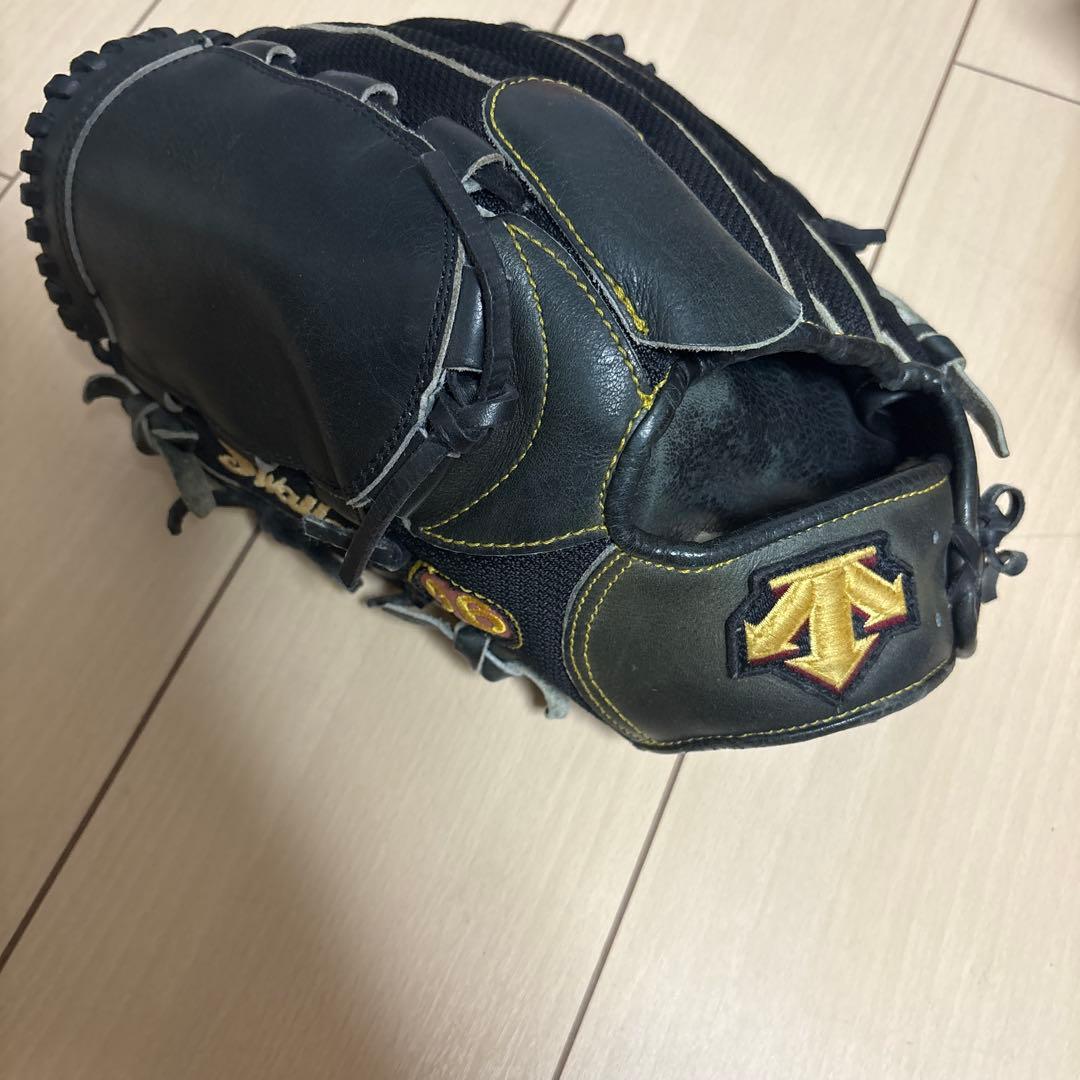デサント　プロ実使用グローブ