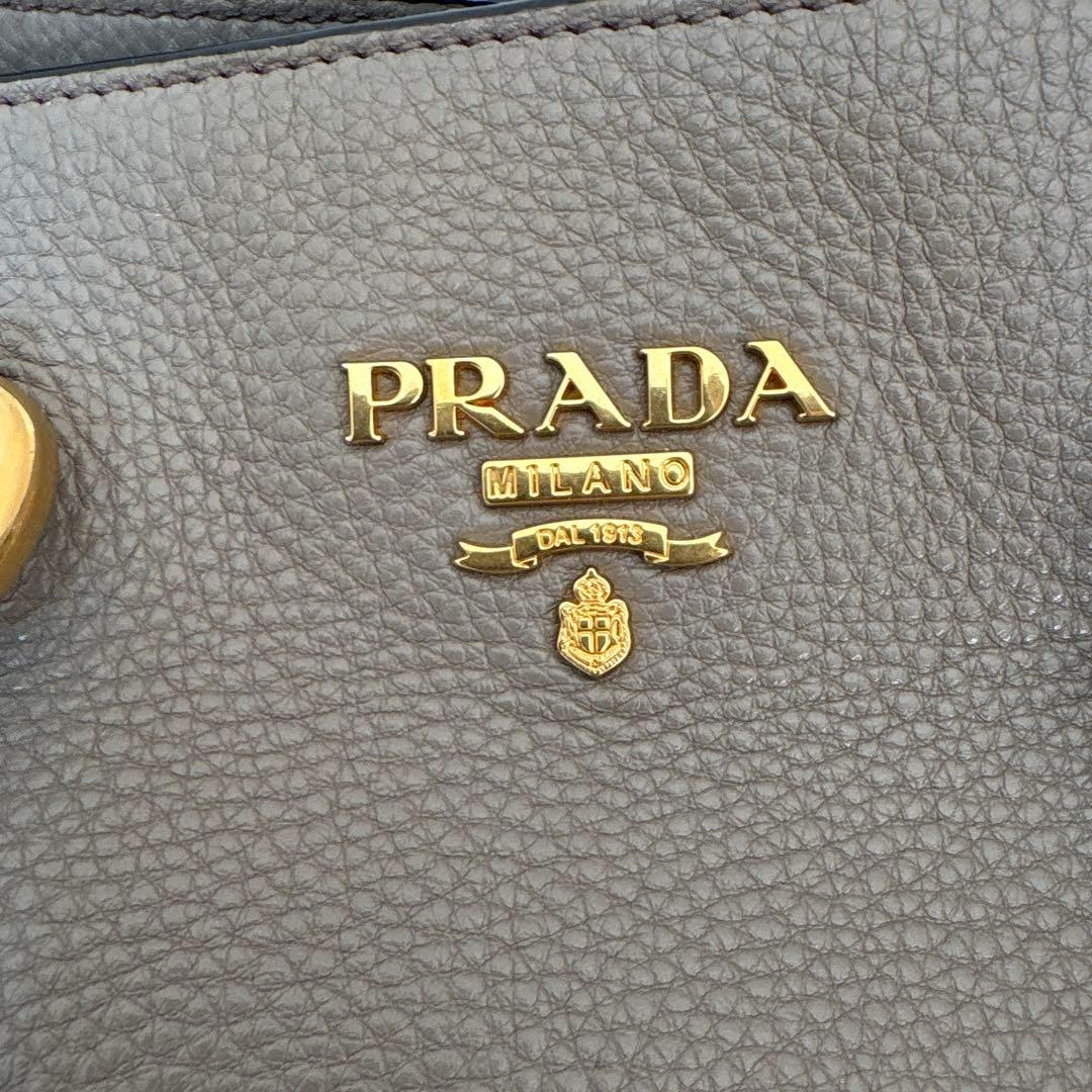 PRADA グレー レザートートバッグ