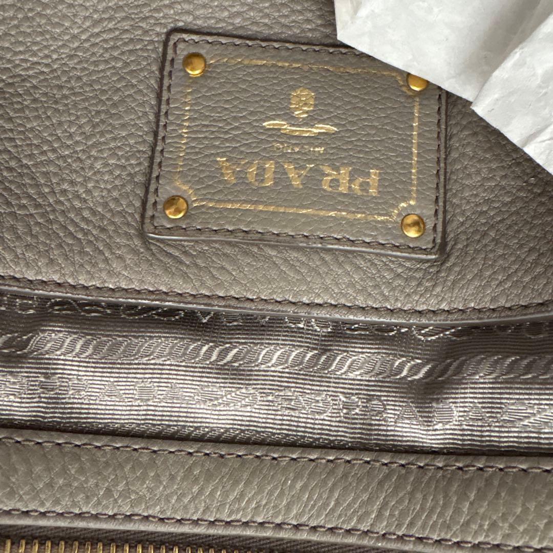 PRADA グレー レザートートバッグ