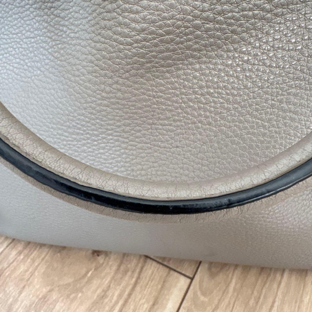 PRADA グレー レザートートバッグ