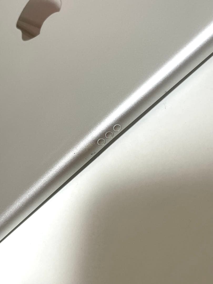Apple iPad シルバー 本体 + Apple Pencil
