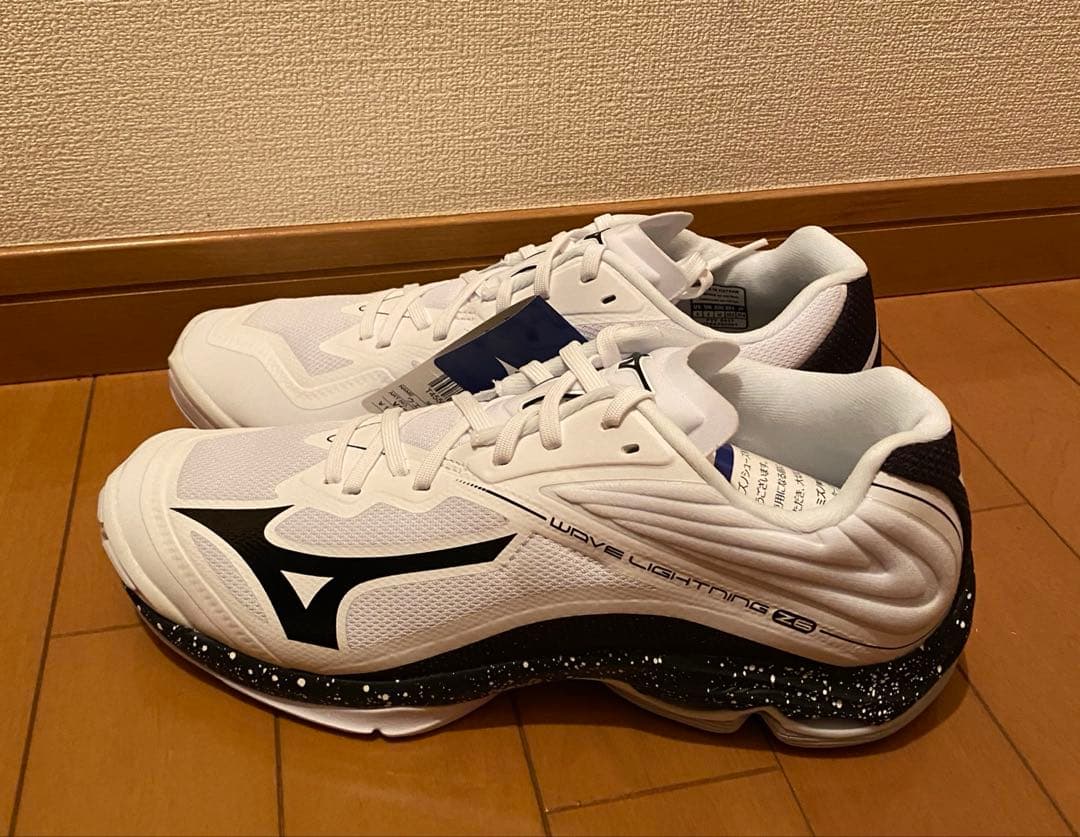Mizuno WAVE LIGHTNING z6 ホワイト/ブラック27.0