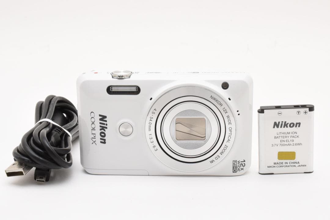 【極美品】NIkon COOPIX S6900 ホワイト　動作OK
