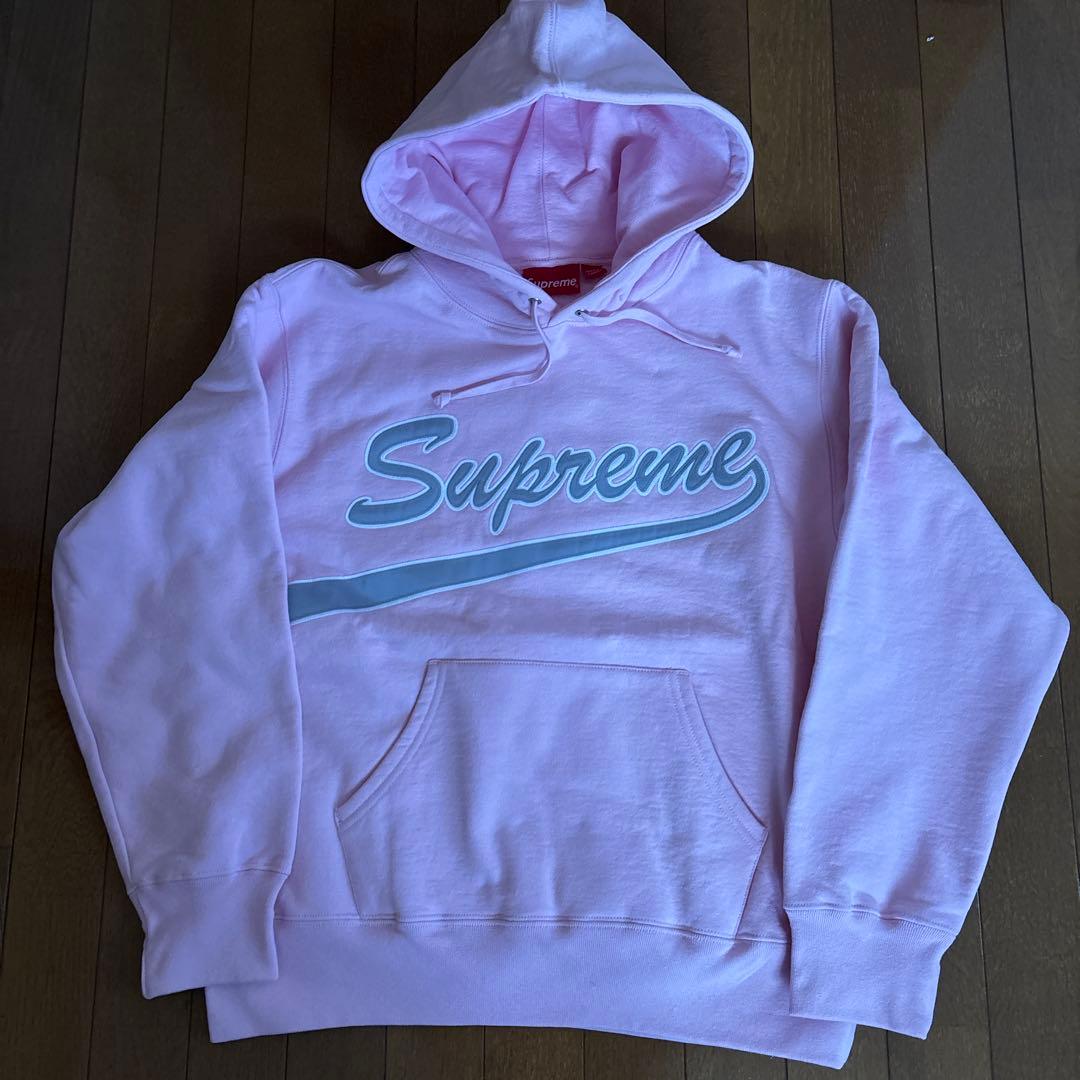 新品　Supreme ピンク ロゴ フード付きパーカー