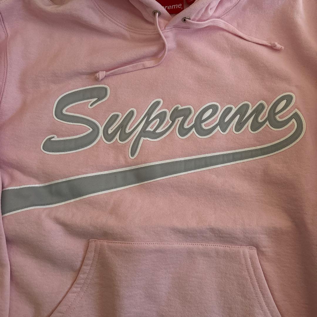 新品　Supreme ピンク ロゴ フード付きパーカー