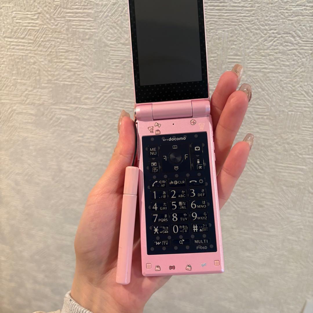 docomo STYLE series F-06D Girls'（充電器付）