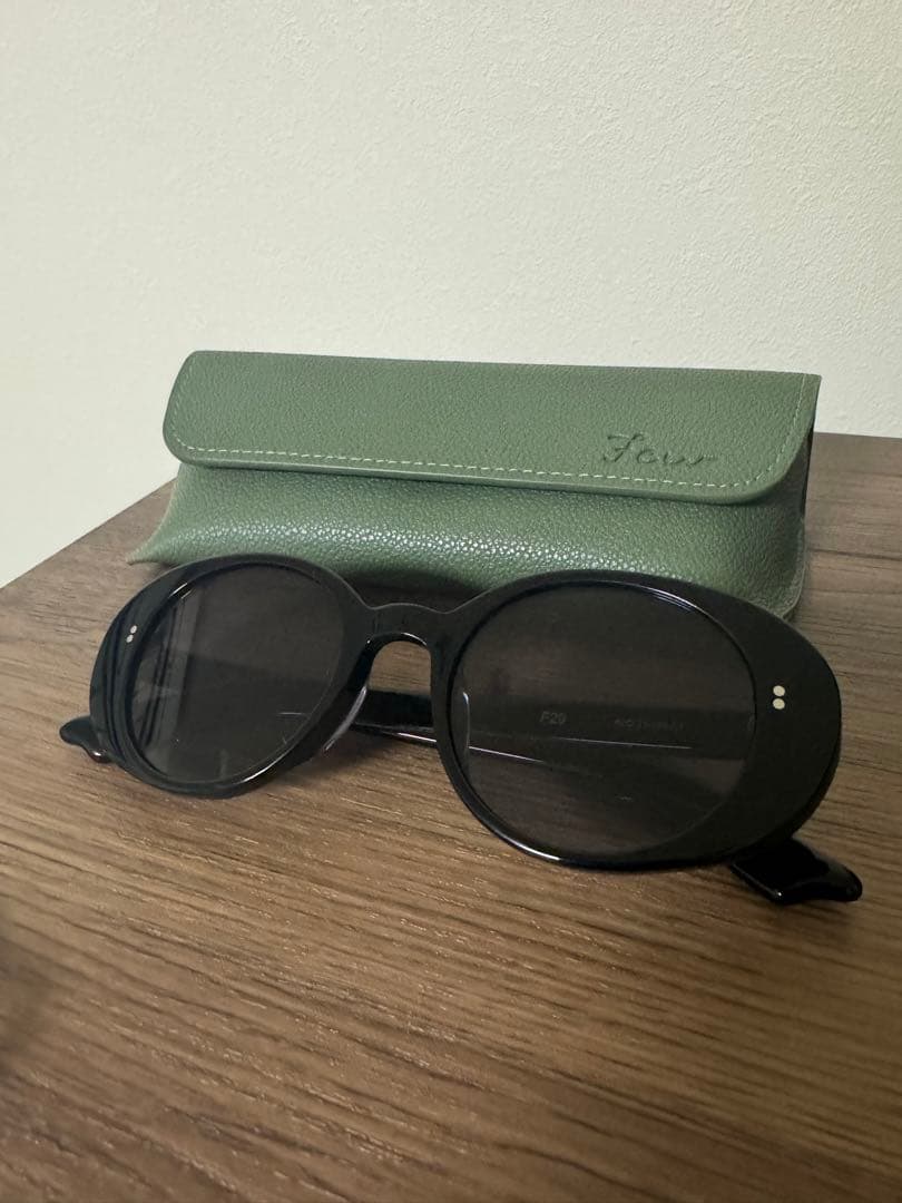 FEW. F29 ブラックサングラス ケース付き