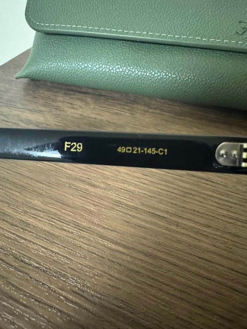 FEW. F29 ブラックサングラス ケース付き