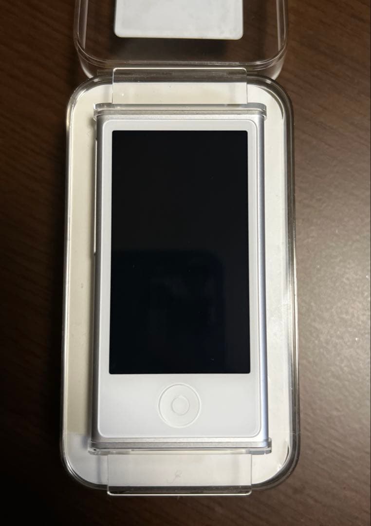 iPod nano 第7世代 16GB シルバー MKN22J A1446