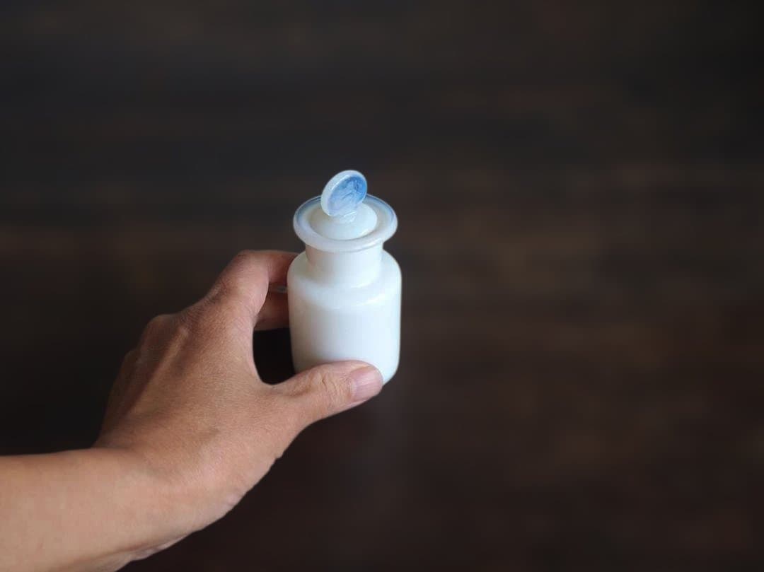 オパールガラス小瓶 ミルクガラス ファーマシーボトル 吹きガラス/K333