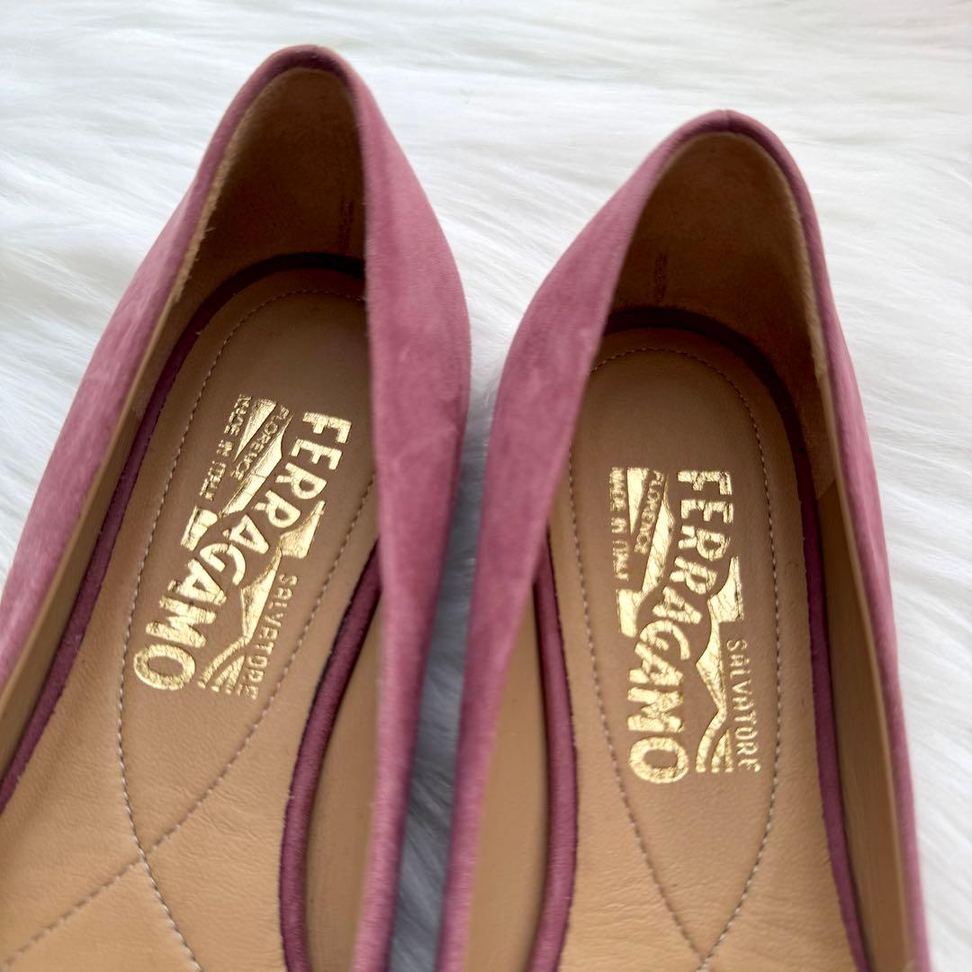 【新品未使用♡最終値下げ】Ferragamo フェラガモ ヴァラリボン スエード