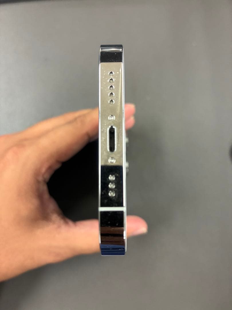 Apple iPhone 14 Pro 本体