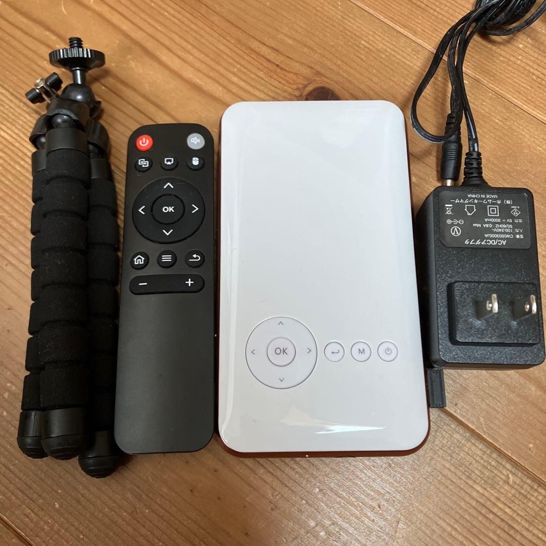 プロジェクター本体　カベーニ