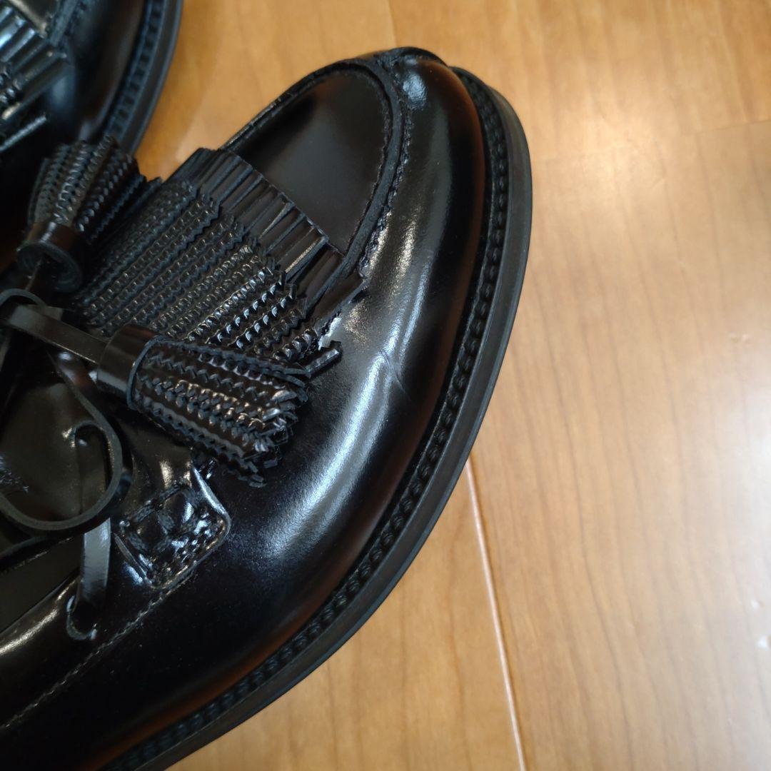 TOD'S ブラック フリンジ ローファー