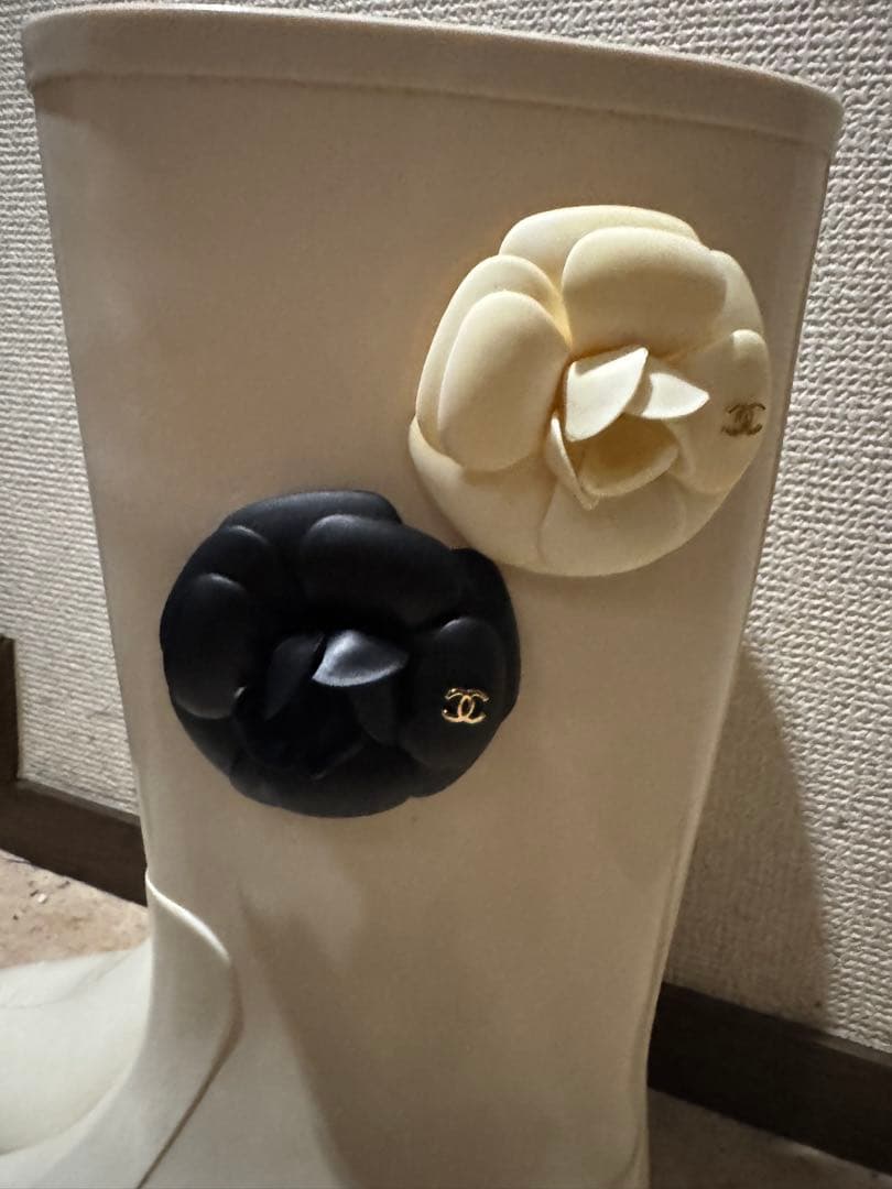 最終価格！CHANELホワイト カメリアレインブーツ 花モチーフ