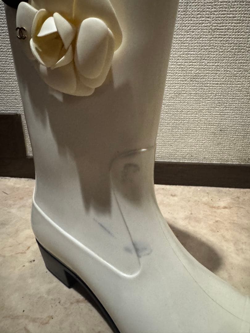 最終価格！CHANELホワイト カメリアレインブーツ 花モチーフ