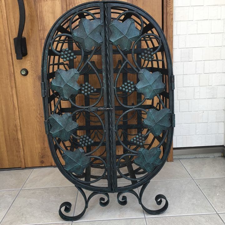 アイアンのワインラック　18本収納