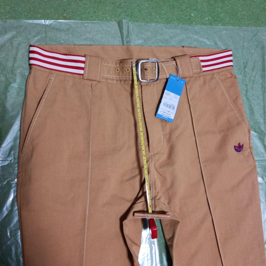 adidasオリジナルス：ウェルズボナー、カジュアルチノパン