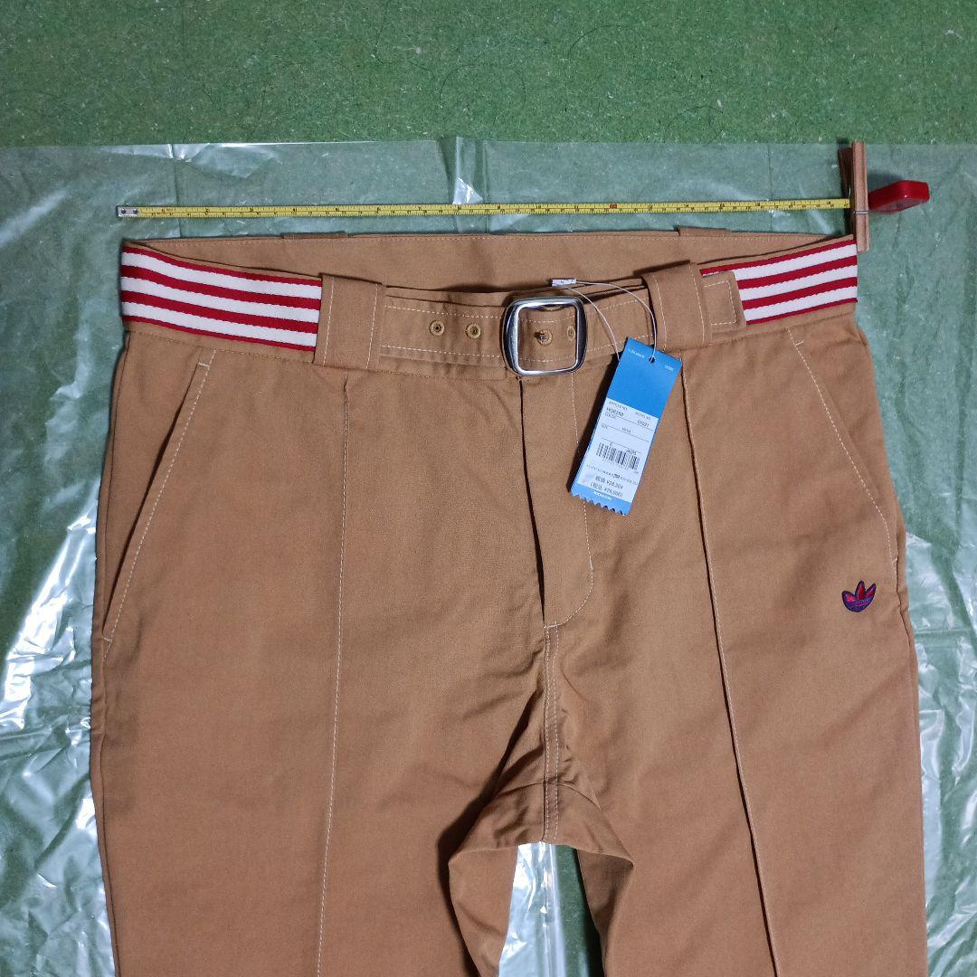 adidasオリジナルス：ウェルズボナー、カジュアルチノパン