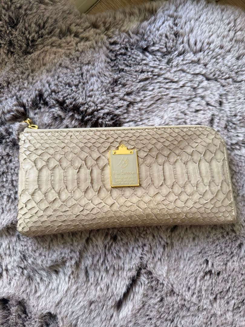 HerSchedule クリーミーモンブラン」チェレットパイソン長財布　L字