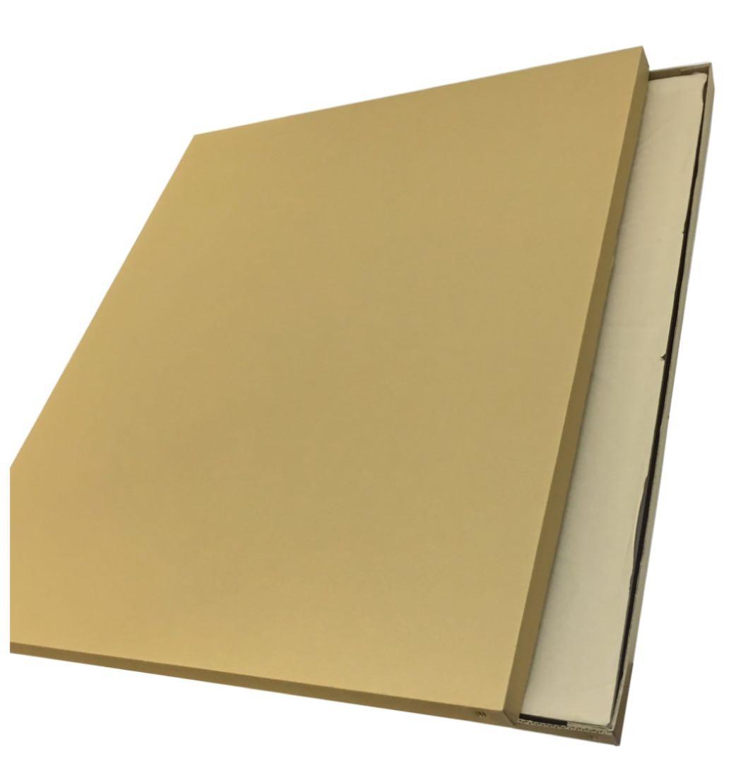 【新品】ユニフォーム額【額縁のタカハシ】 ナチュラル枠×黒木目背景