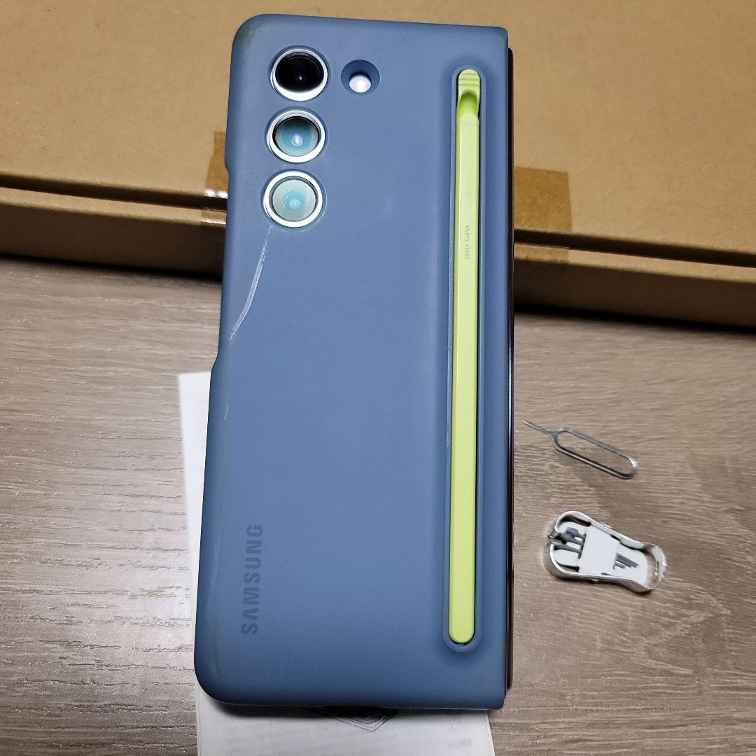 中古　Galaxyz　fold5 256GB docomo仕様