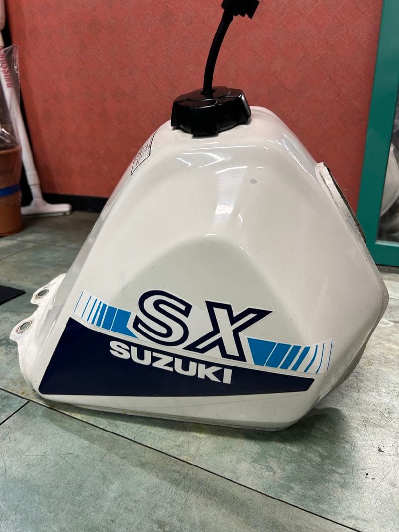SUZUKI SXタンク ホワイト