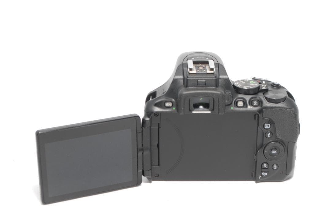 ✨Nikon D5600✨美品✨ショット数2,904✨初心者向け✨一眼レフ✨