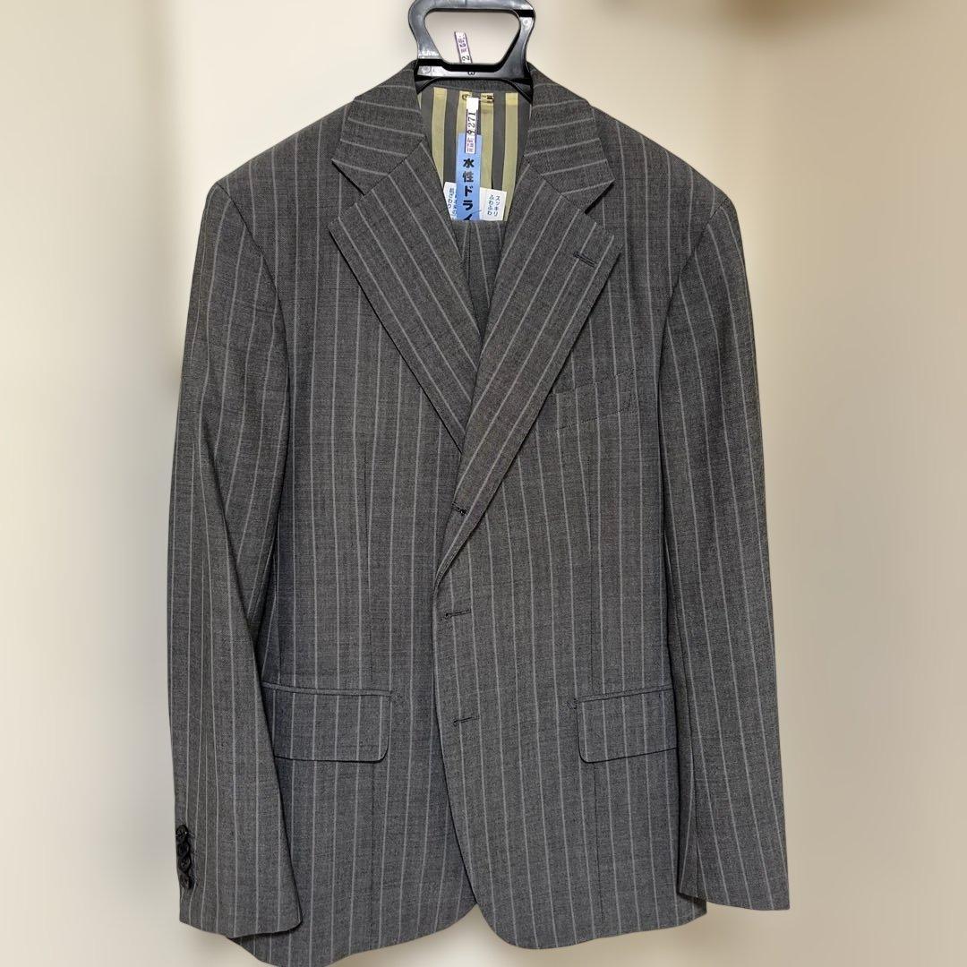 【ピンクの猫】Rubinacci ストライプ ビジネススーツ グレー