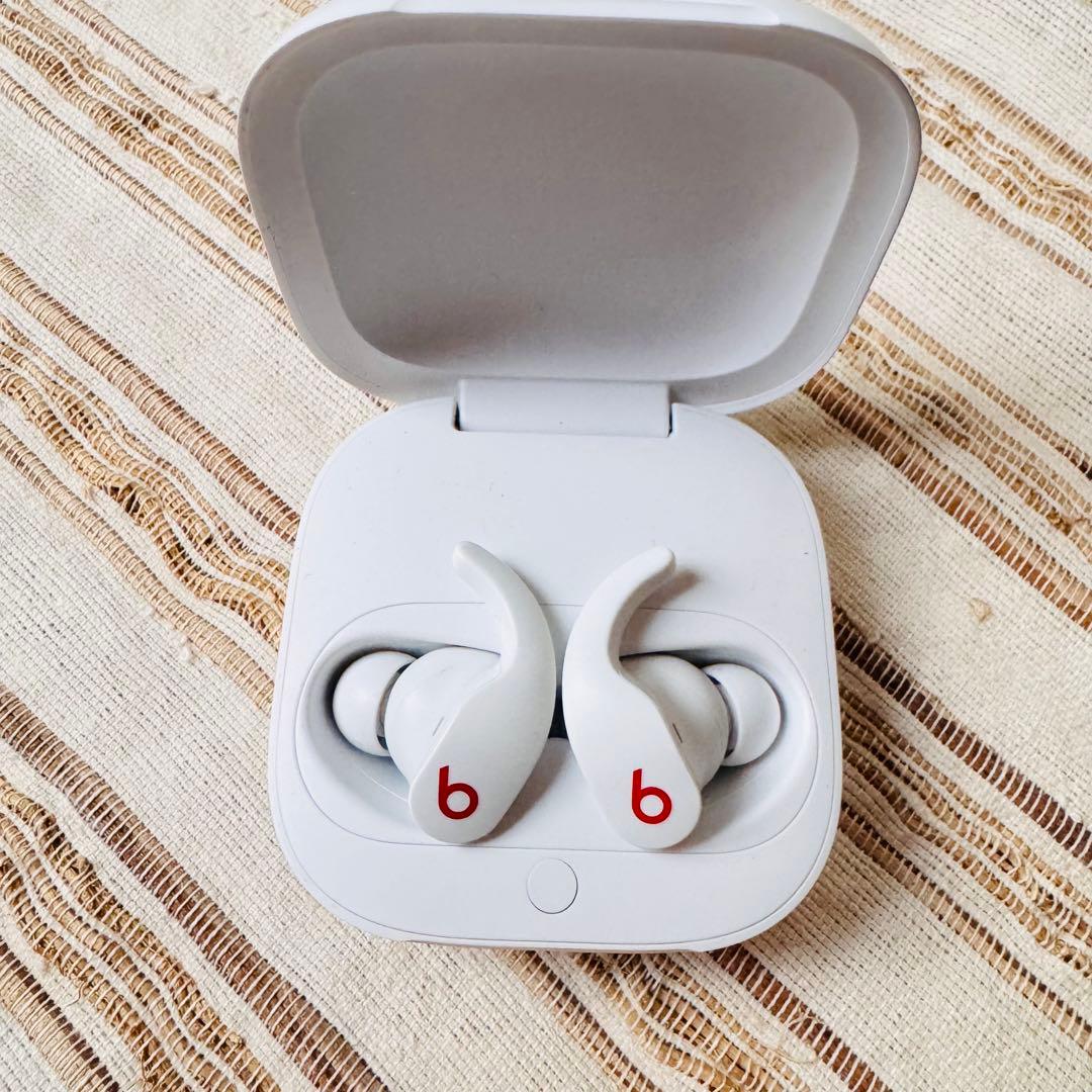 【beats】ワイヤレスイヤホン ②