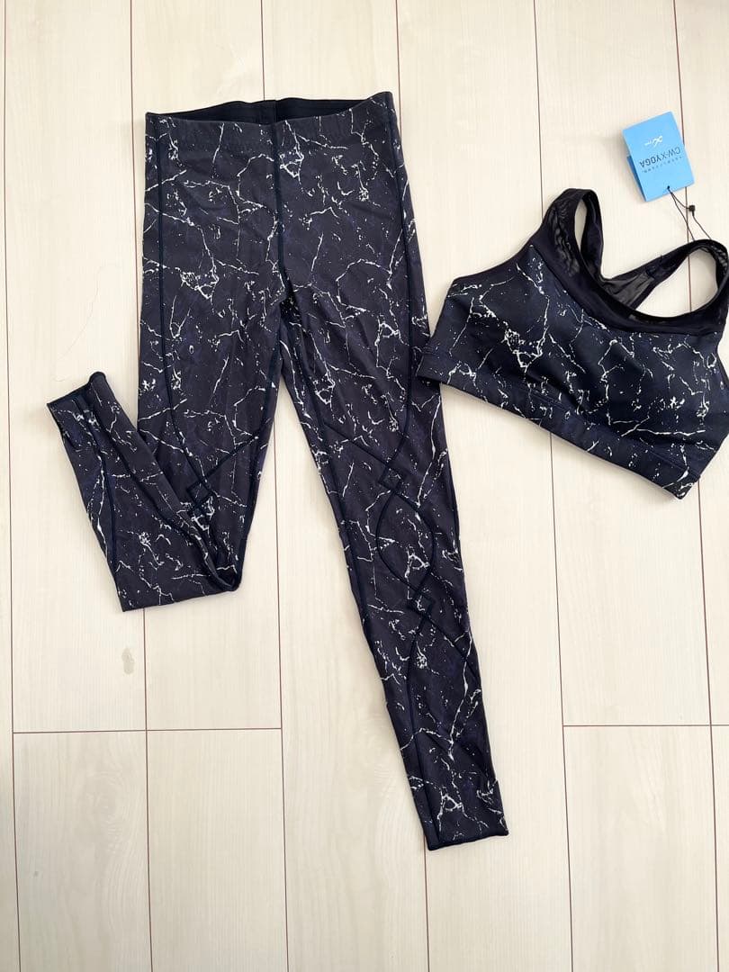 新品　タグ付き　CW-Xヨガウェアセット販売　最終値下げをしてます