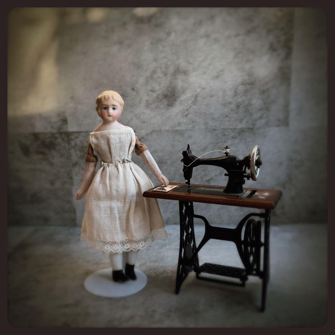 レアアンティーク ハイランドメアリーの少女　 パリアンドール　チャイナヘッド