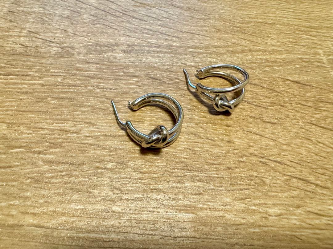 CELINE ノット ダブルフープ / ロジウムフィニッシュ ブラス