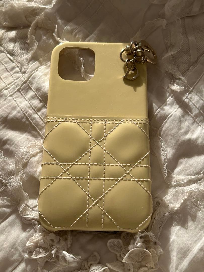 クリスチァンディオールアイホン12ケース イエロークリーム色新品未使用
