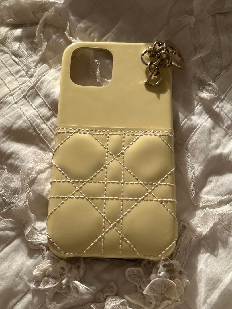 クリスチァンディオールアイホン12ケース イエロークリーム色新品未使用