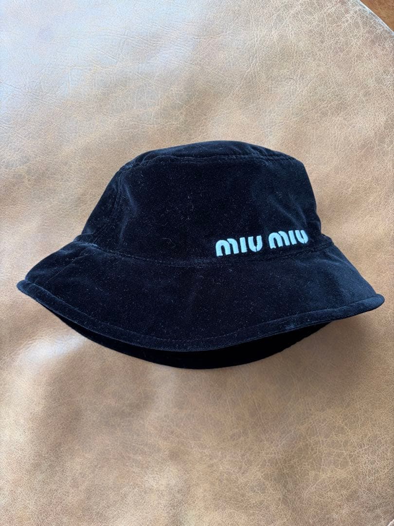miumiu (ミュウミュウ) バケットハット 帽子 ロゴ刺繍 ブラック L