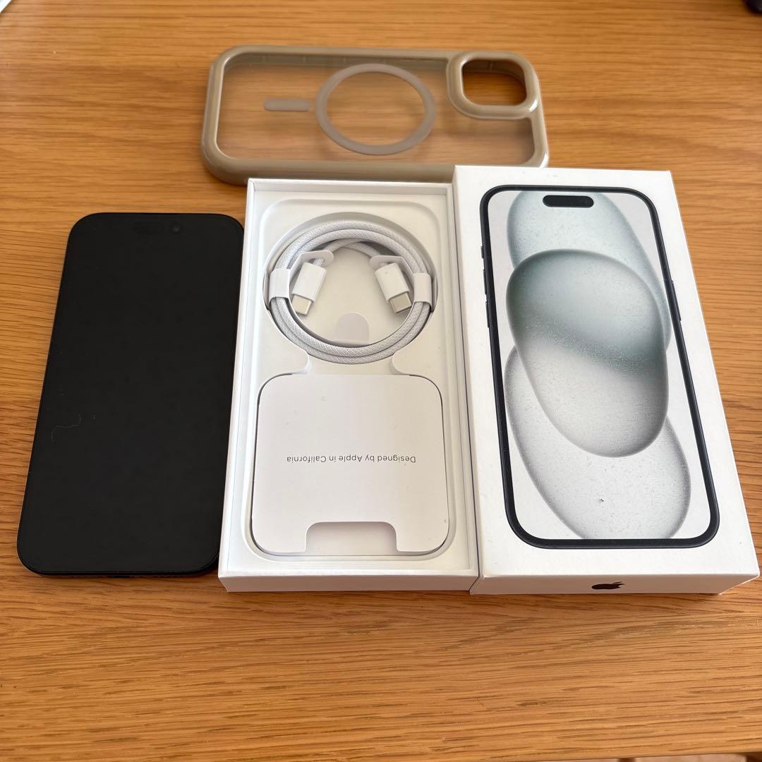 iPhone15 本体 ブラック 128GB ケース付